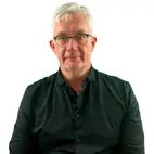 ”Jeg ved, at jeg kan lære alle at læse og skrive på under seks timer, fordi der er sket en kæmpe teknologisk udvikling. Det er mit mål med samarbejdet at lære alle voksne at være læsende og skrivende.”
