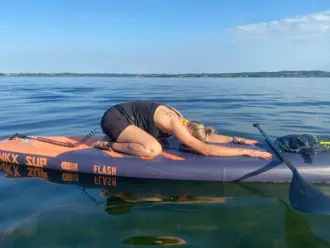 Vil du også helt ned i kroppen og prøve yoga hos AOF?